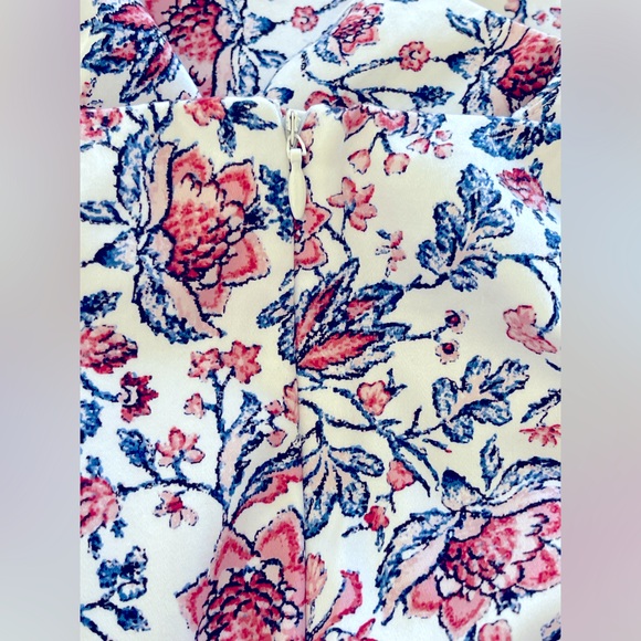 Charter Club White, Blue & Red Floral TummyControl Straight Leg Pants EUC Size 4 - Picture 10 of 10